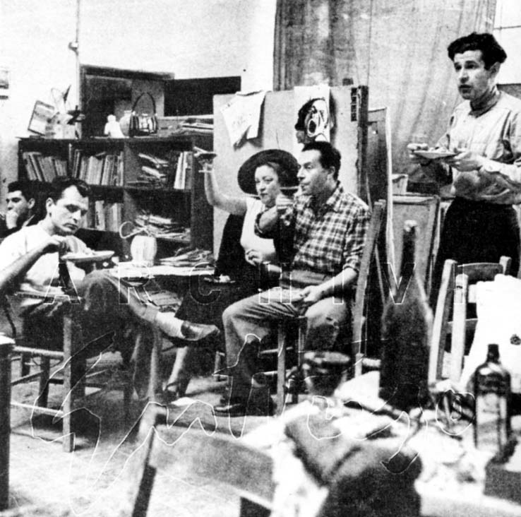 Antonello Trombadori, Mimise, Renato Guttuso, Giulio Turcato nello studio di via Pompeo Magno, Roma, 1941